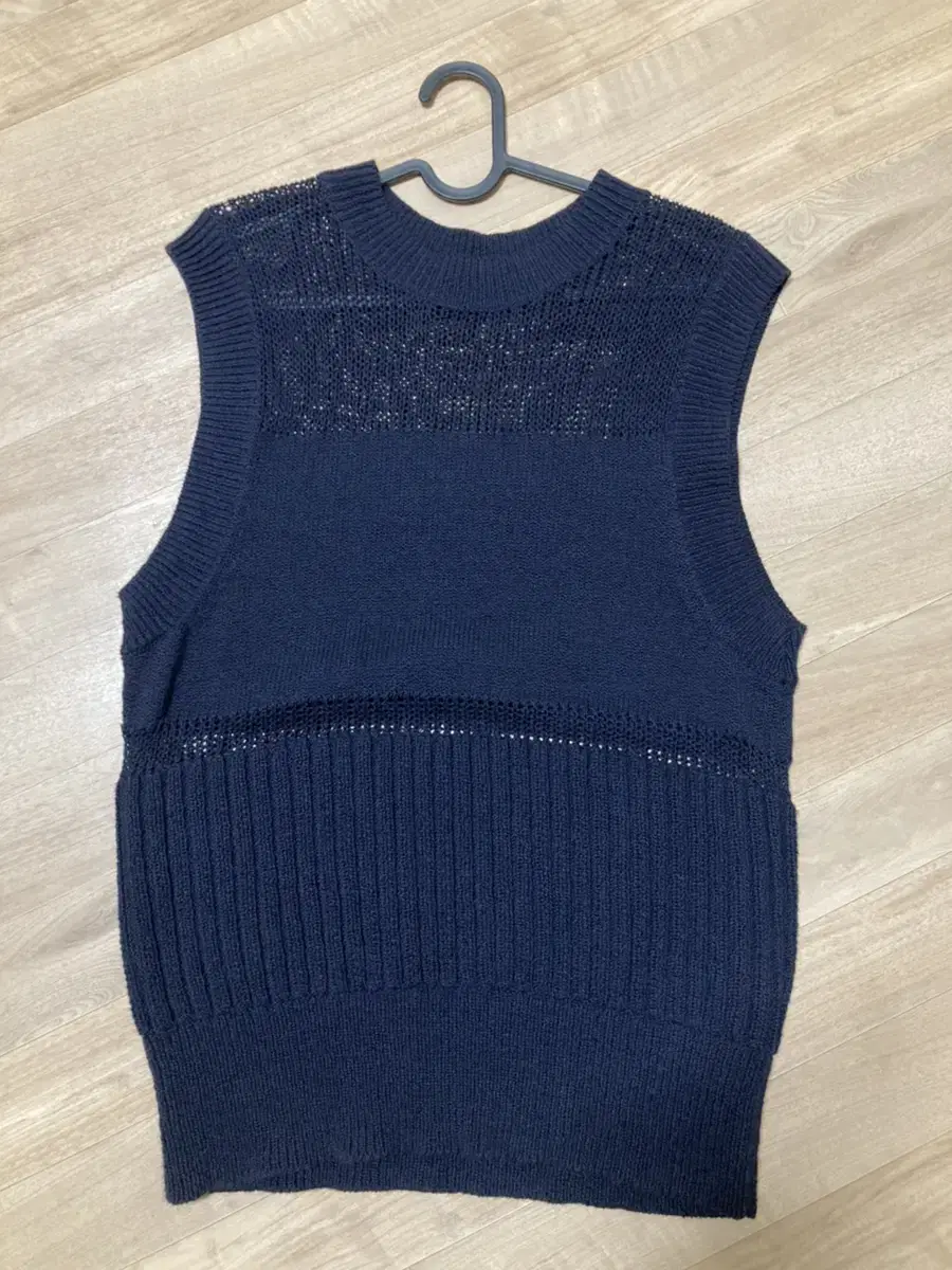 cos Cos Knit Vest