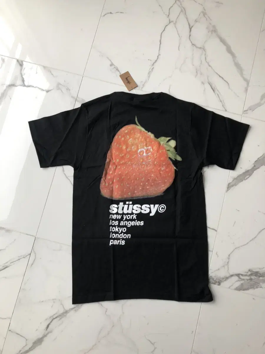 (New)Strawberry Vahn Short Sleeve Tee Size S Black