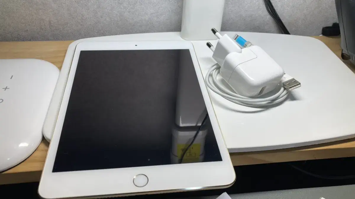 S-class iPad mini Gold