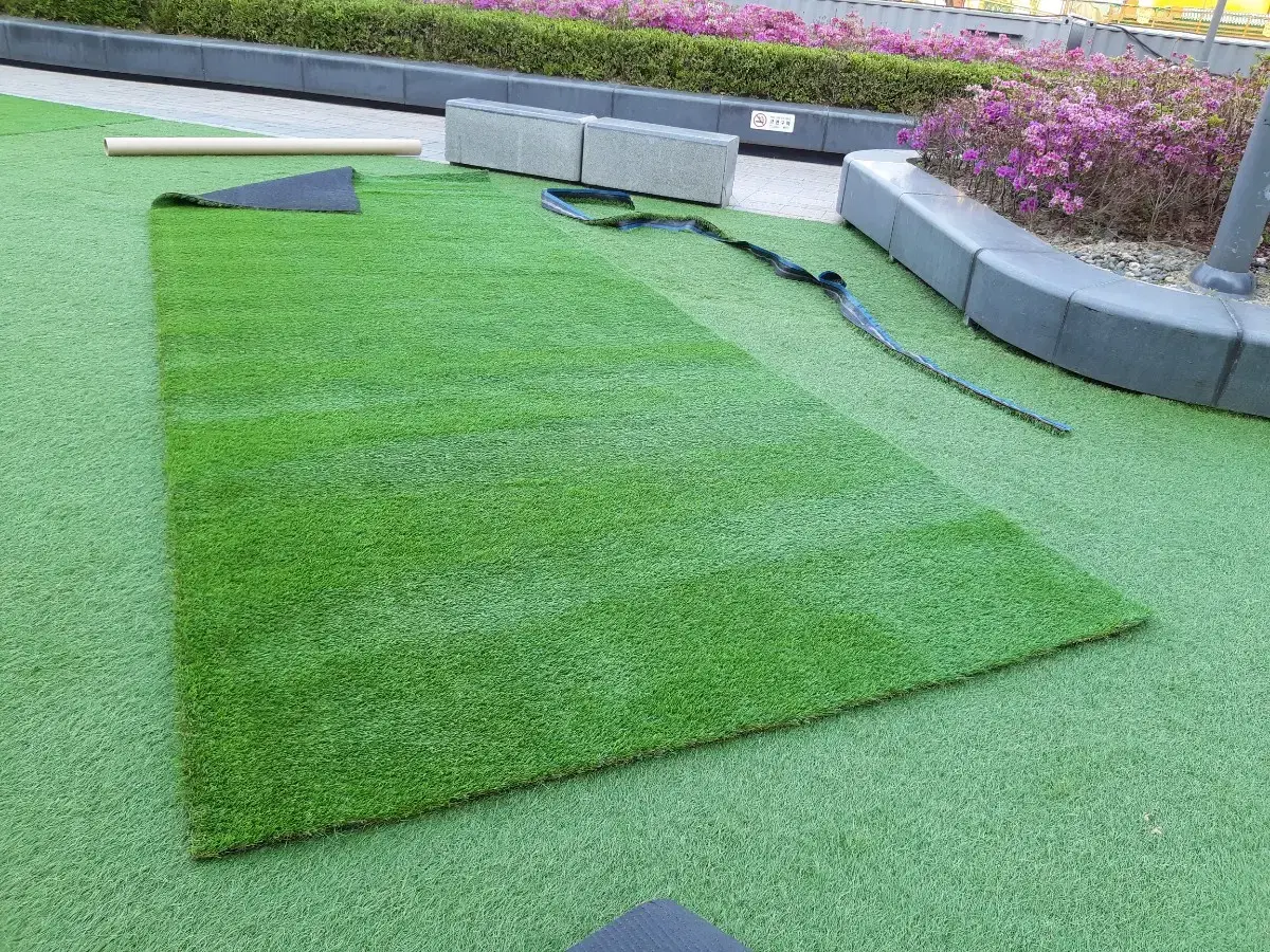 35Artificial turf in advance