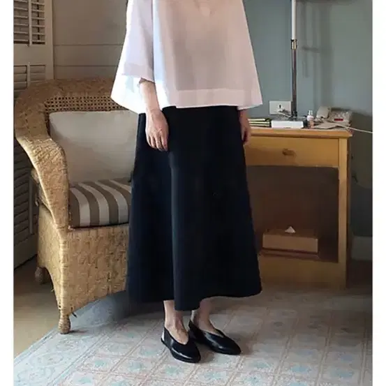 eunoia round basic blouse 유노이아 블라우스