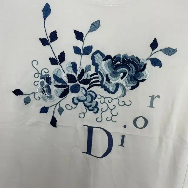 크리스찬디올 christian dior 자수 티셔츠