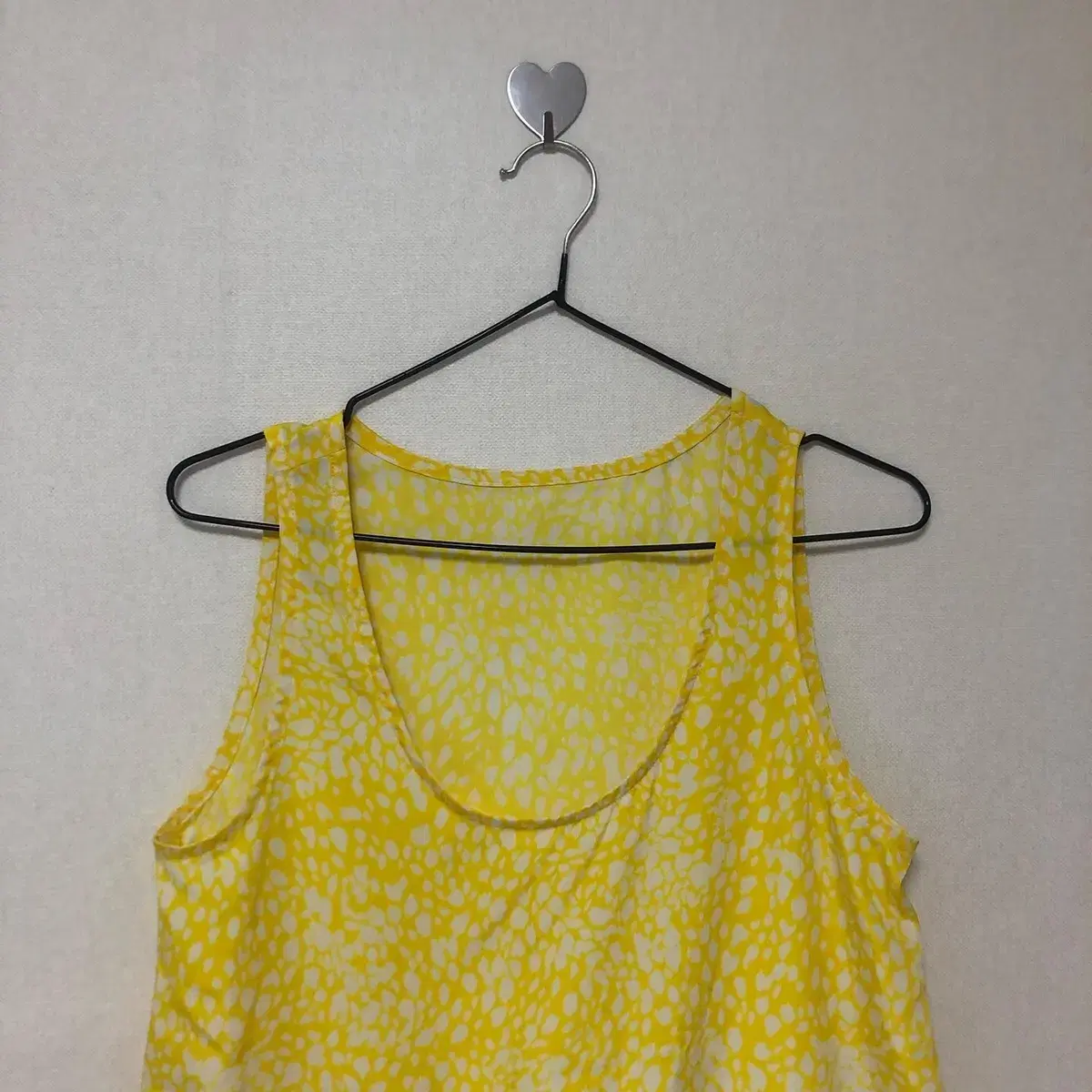 Vintage yellow spotted sleeveless