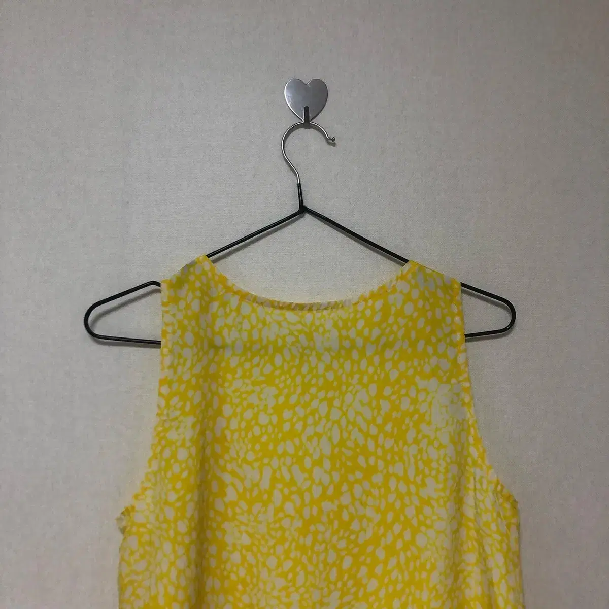 Vintage yellow spotted sleeveless