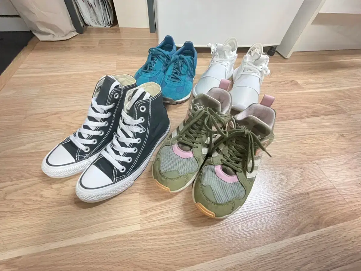 Adidas/Nike/Converse sneakers 230-235