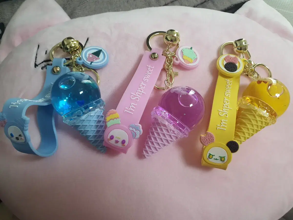 I'm selling ice cream water ball keyrings for $5 each!!!