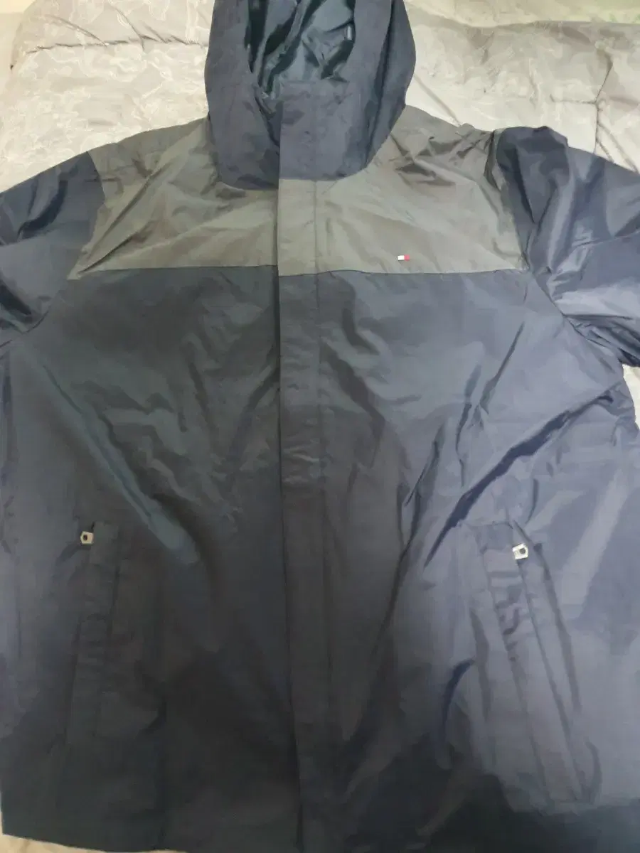 Tommy Hilfiger Windbreaker US size L