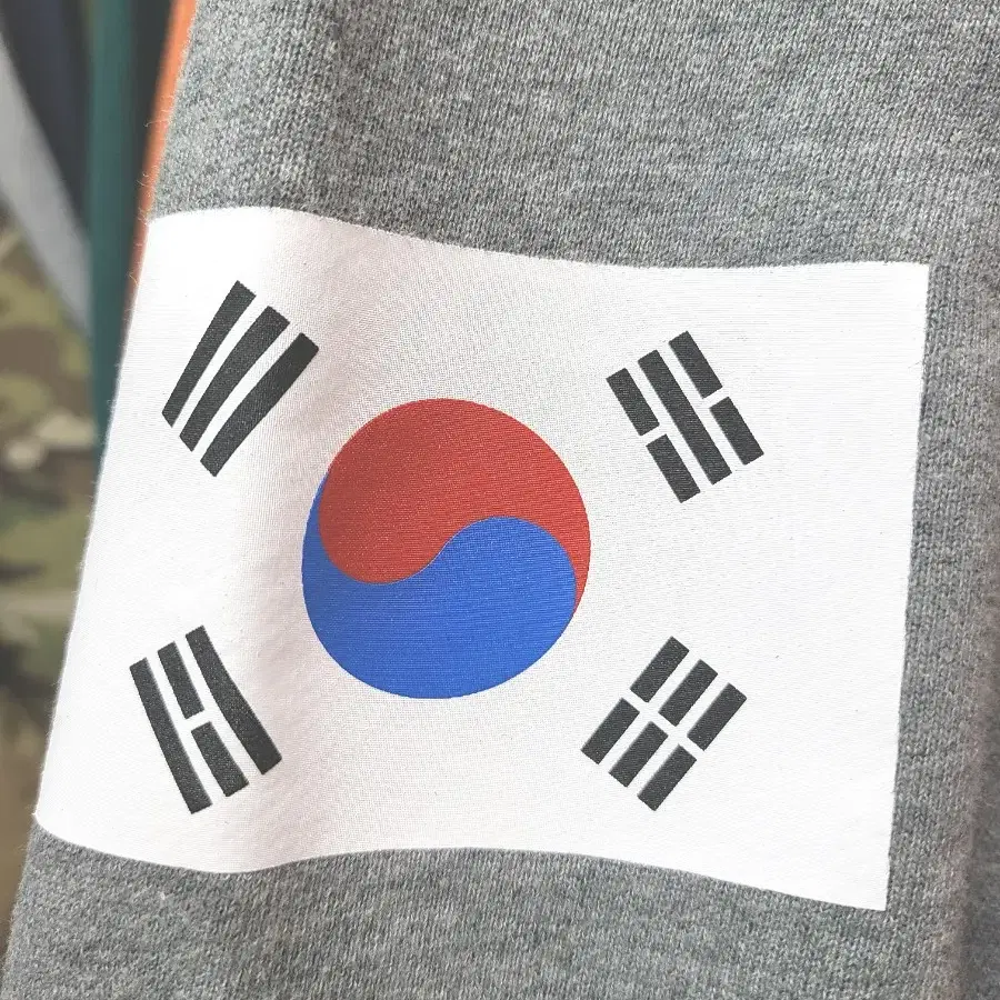 mountain athletics 노스페이스 flag 맨투맨