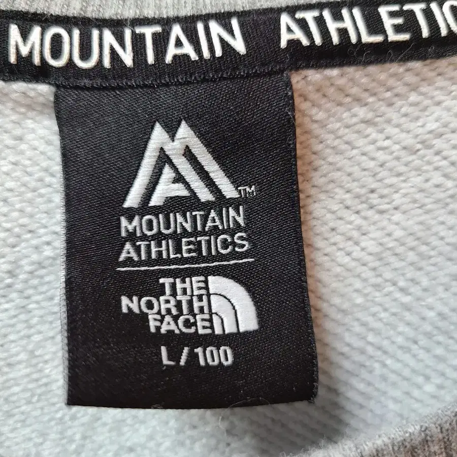 mountain athletics 노스페이스 flag 맨투맨