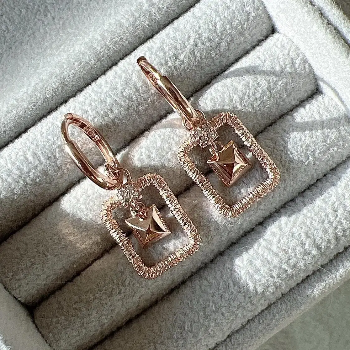 [Card Price] 14k 18k Square One-Touch Earrings Gold Earrings