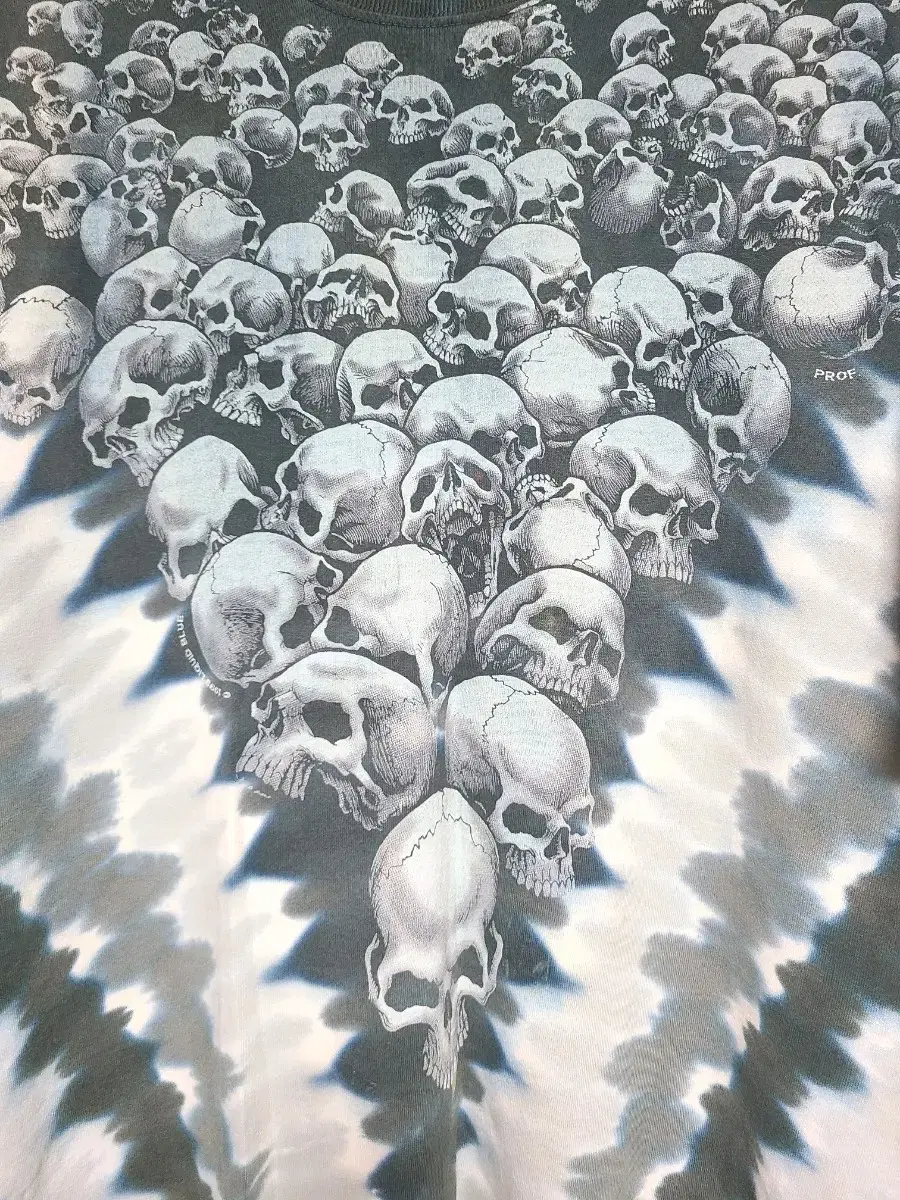 1993 Liquid Blue SKULL Vintage T-Shirt