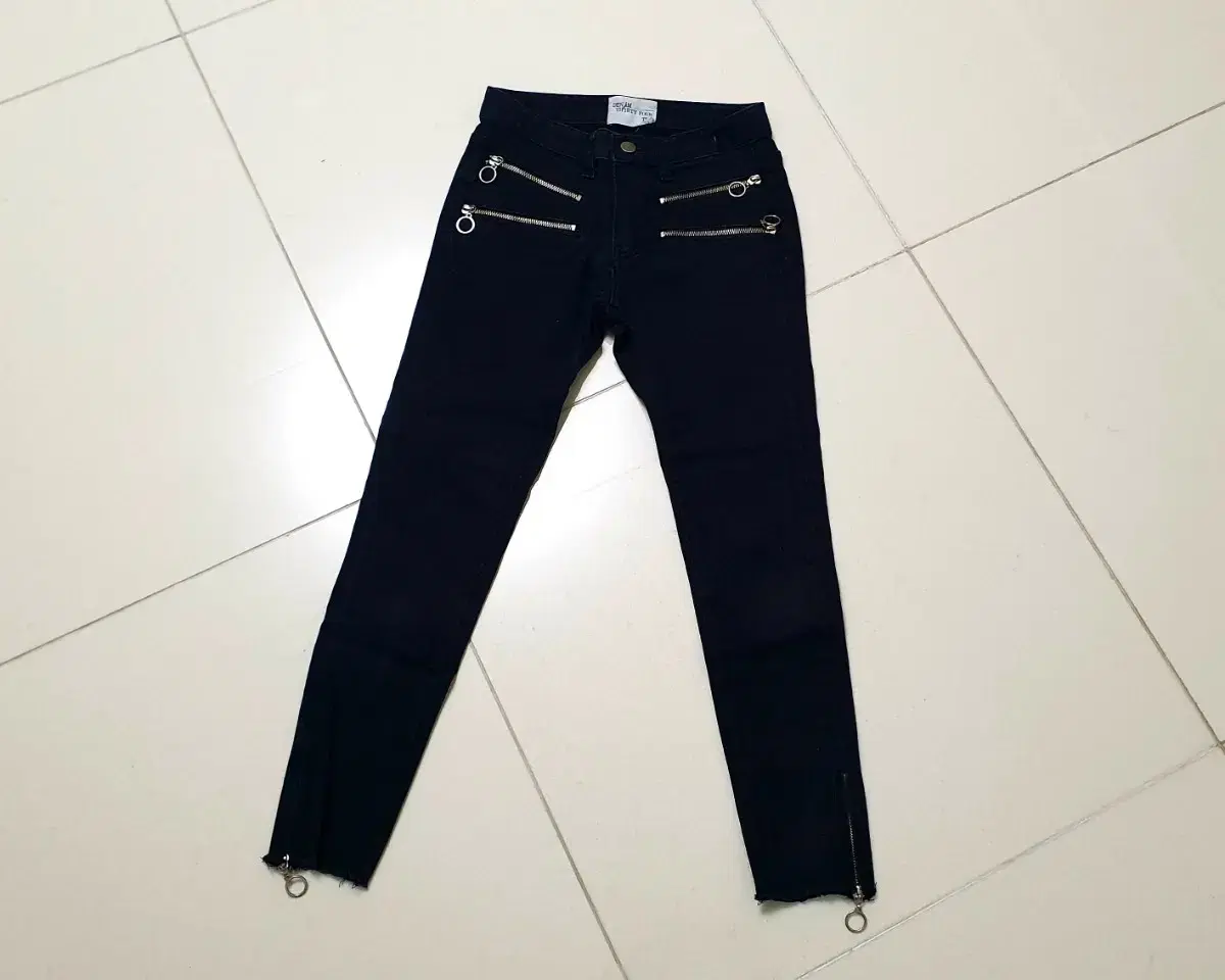 TwinSys Shopping Mall Black Skinny Denim