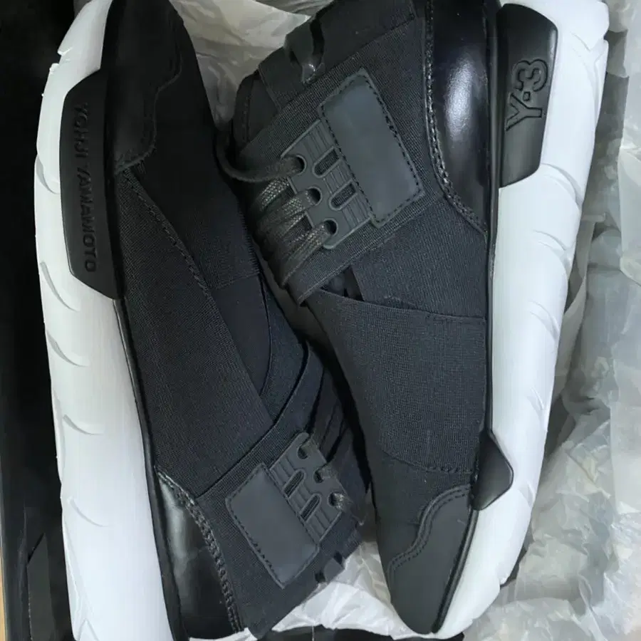 Y-3 콰사 하이 16SS 255 AQ5499