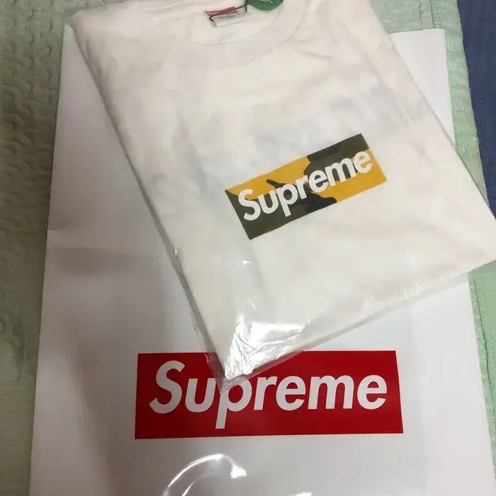 Supreme 17FW Brooklyn Box Logo T.극미중고 상태