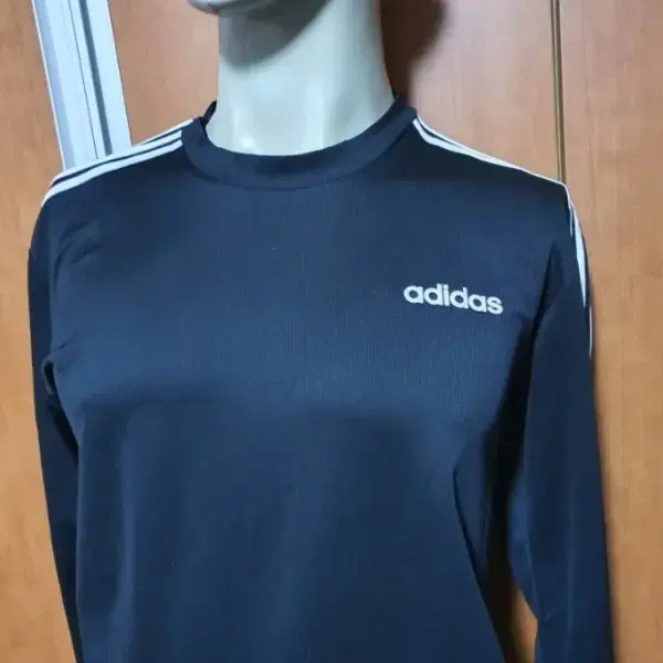 ADIDAS아디다스라운드넥긴팔L약95정도