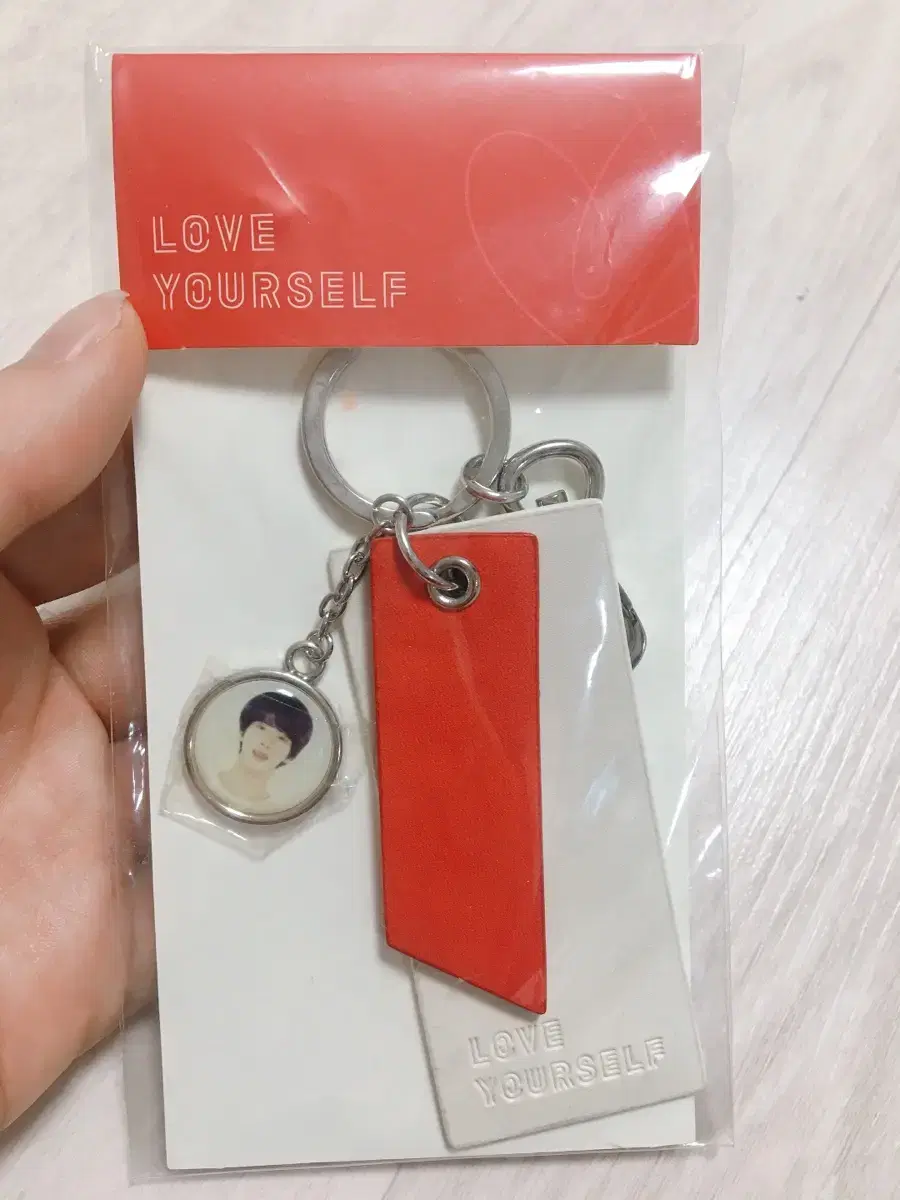 BTS Rubsell keyring jin Below cost wts