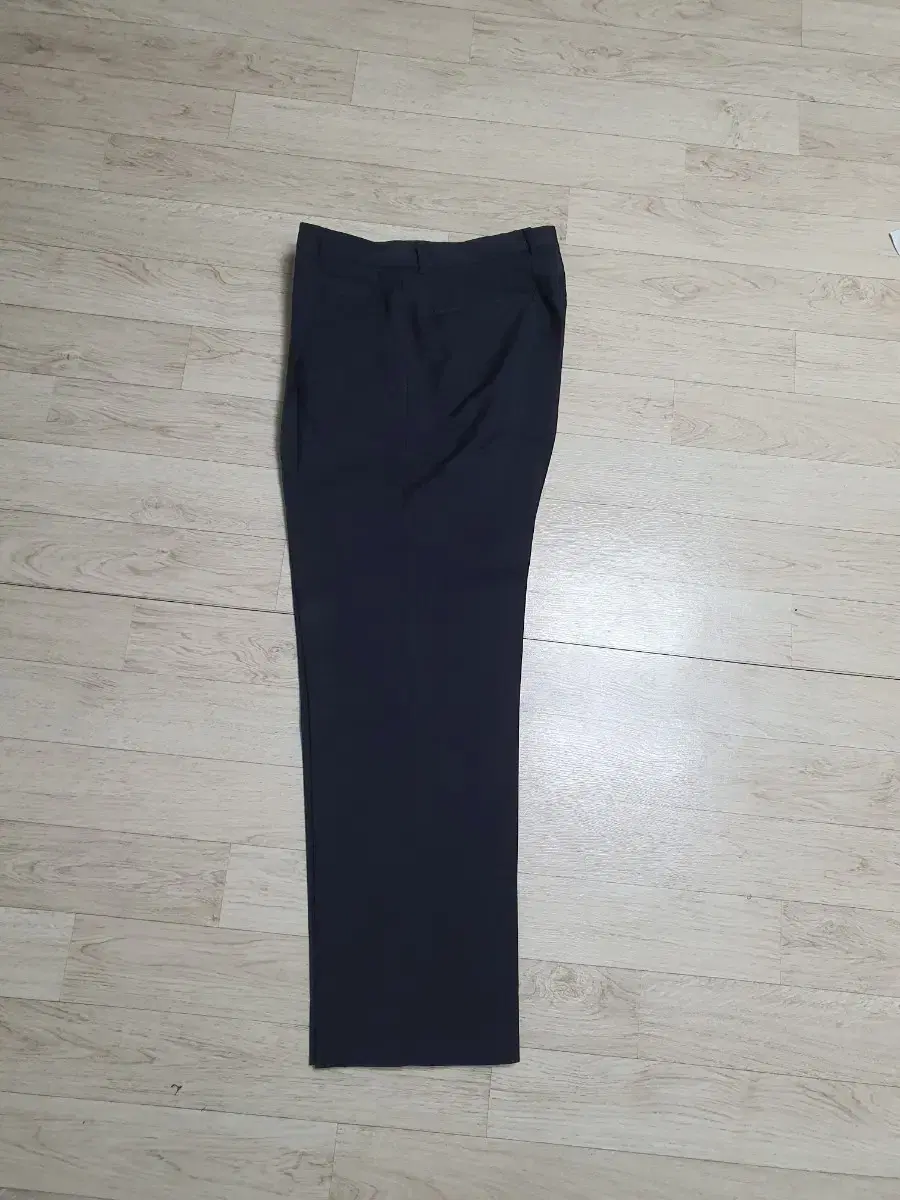 30 Daks Genuine yeoreum pants waist 30 size perfectly good 