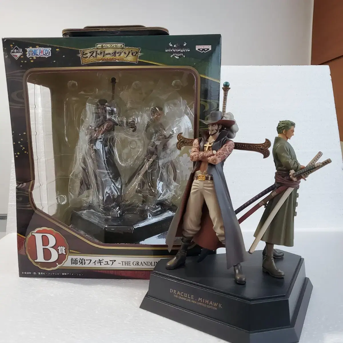 ONEPIECE First Lottery Jo, Mihawk Figure