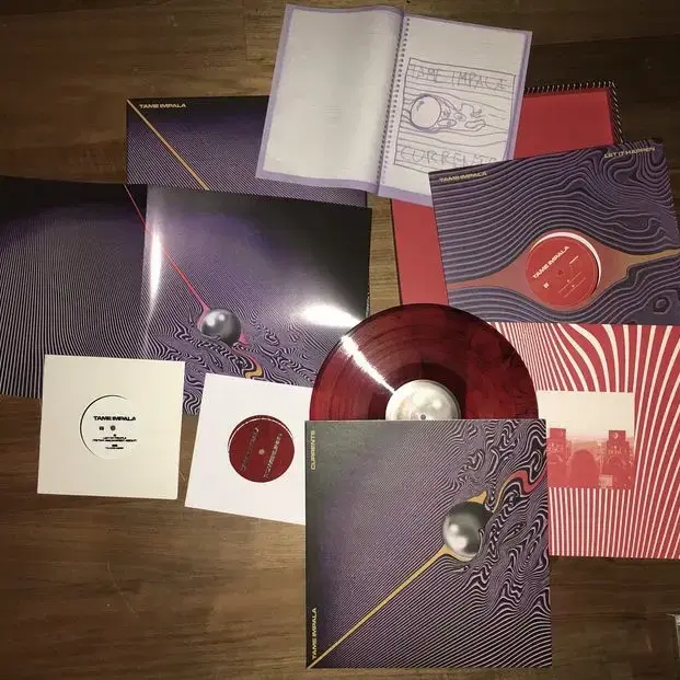 TAME IMPALA CURRENTS COLLECTORS EDITION