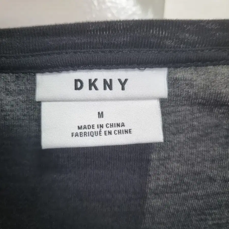 DKNY 티셔츠 블라우스, 블랙,  M사이즈(미국에서 구매)