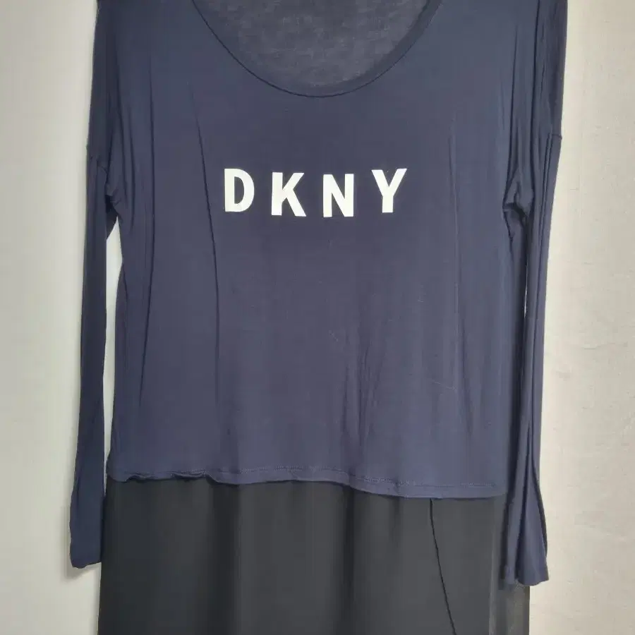 DKNY 티셔츠 블라우스, 청색,  M사이즈 (미국에서 구매)