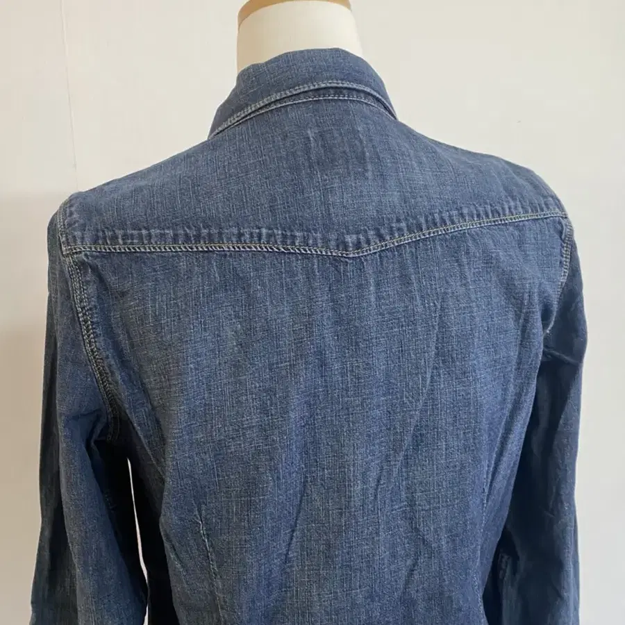 (woman) GAP denim shirt