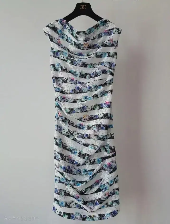 TheIzak Collection Genuine Elegant Midi ONEPIECE-55 (almost new)