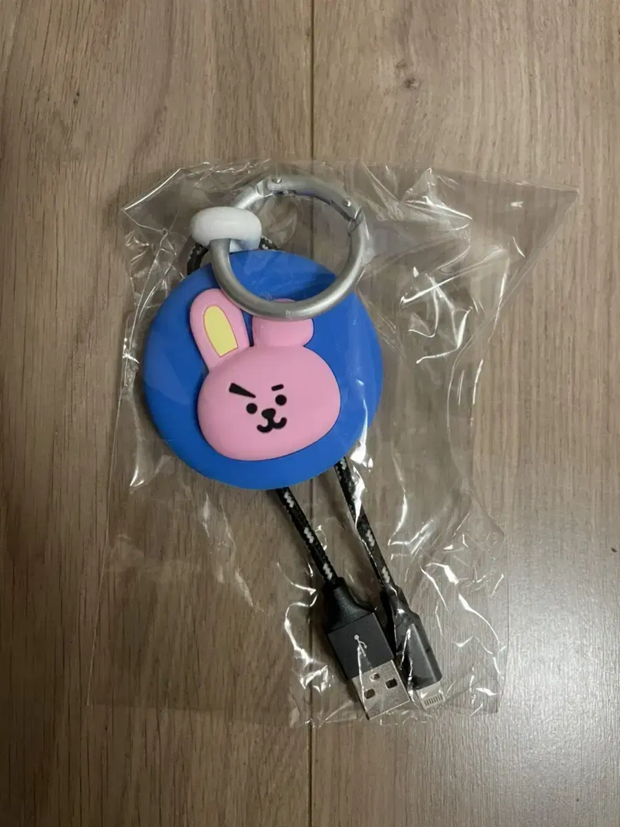 라인프렌즈 bt21 쿠키 휴대용 케이블 아이폰 8핀