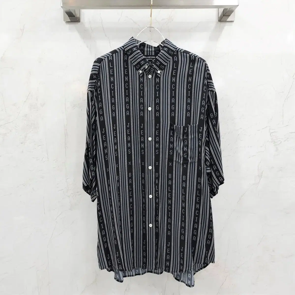 38 / Balenciaga black striped short-sleeved shirt