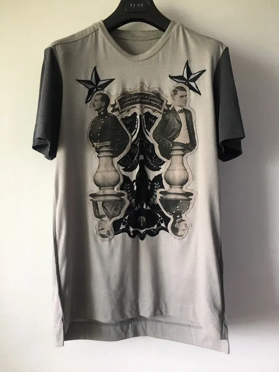 (size 100) Time Homme / Embroidered and Patched T-Shirt