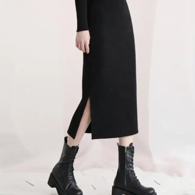 어반드레스 golgi banding slit skirt BLACK