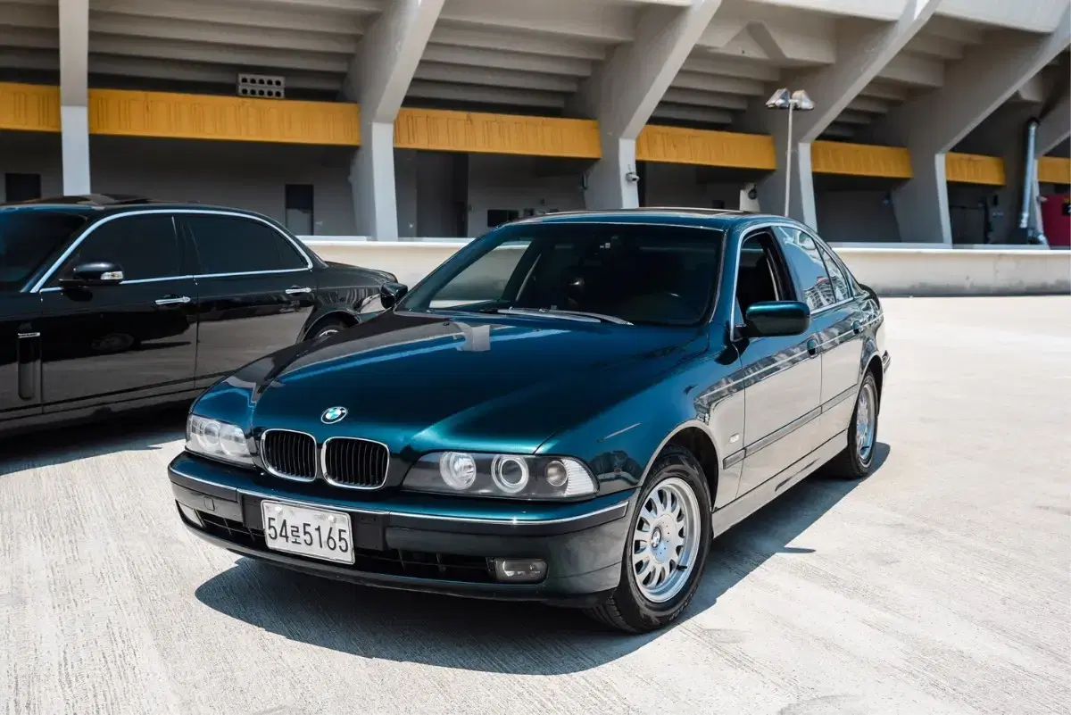 のキャンセ ステッカーマジカルカーボンシート BMW 5シリーズ セダン E39(1996.6〜2004.4) 3P×左右 ブラック：PartsIsland  ー・ベット - shineray.com.br