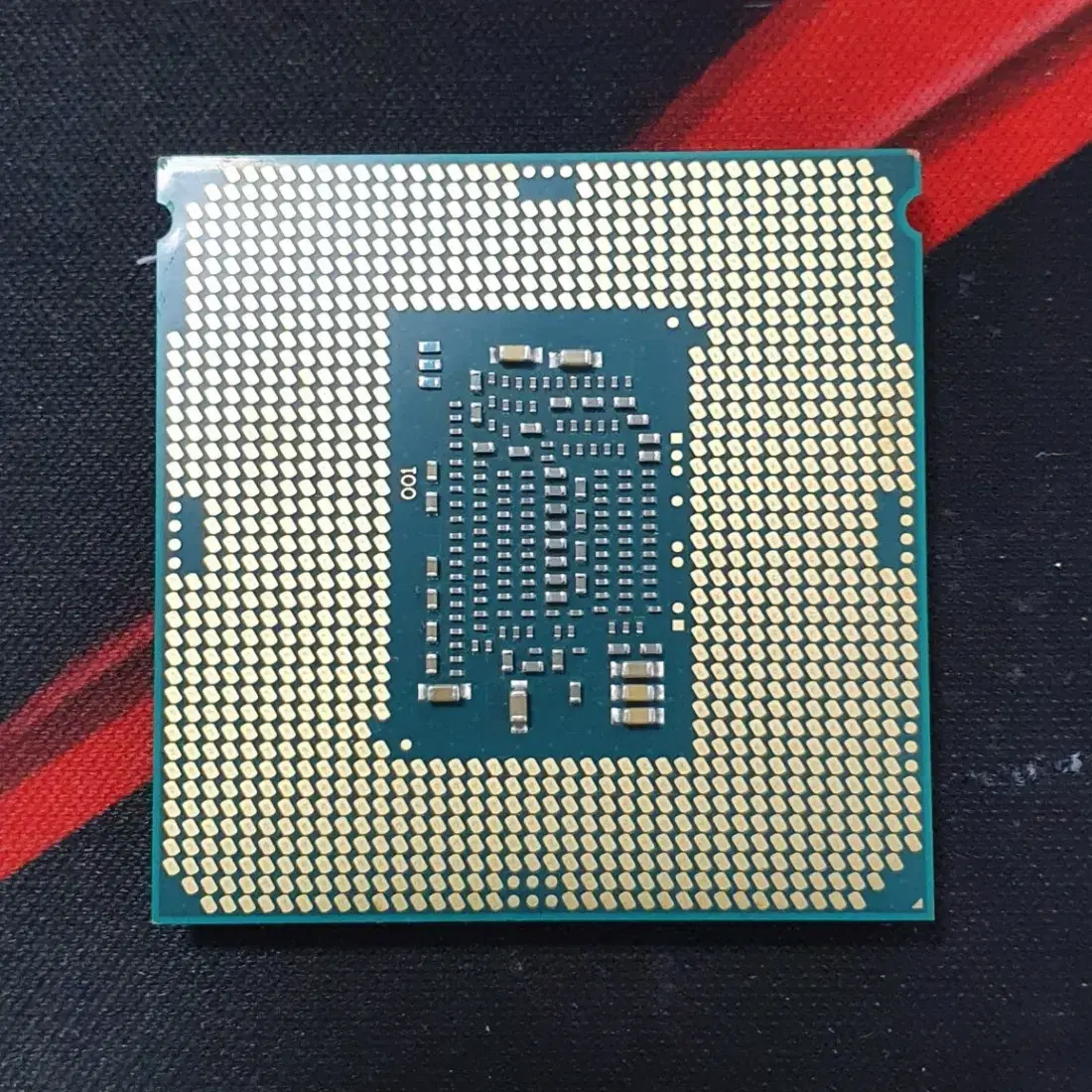 Intel 펜티엄 G4400 CPU입니다.