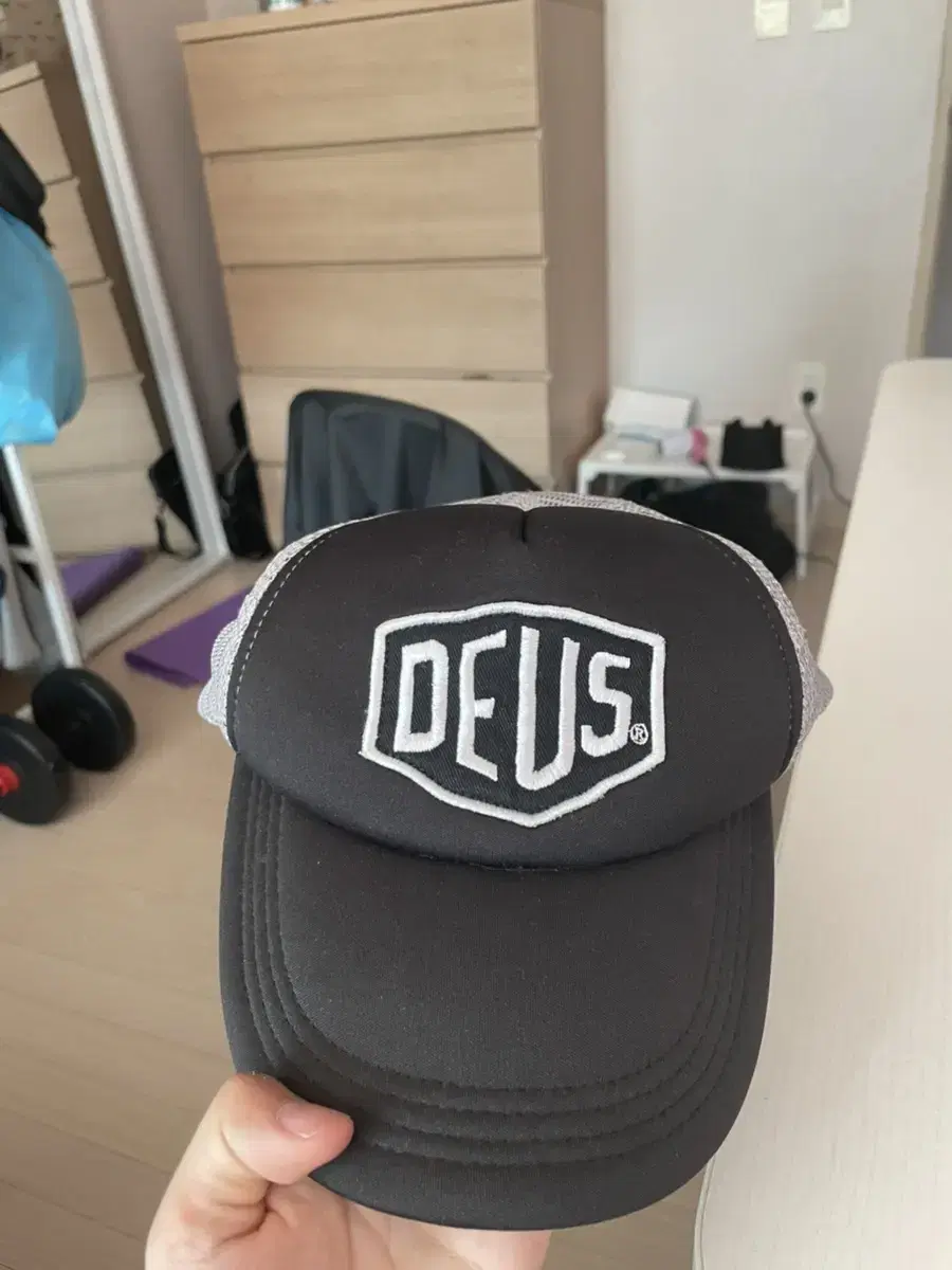 Deus Tracker Cap