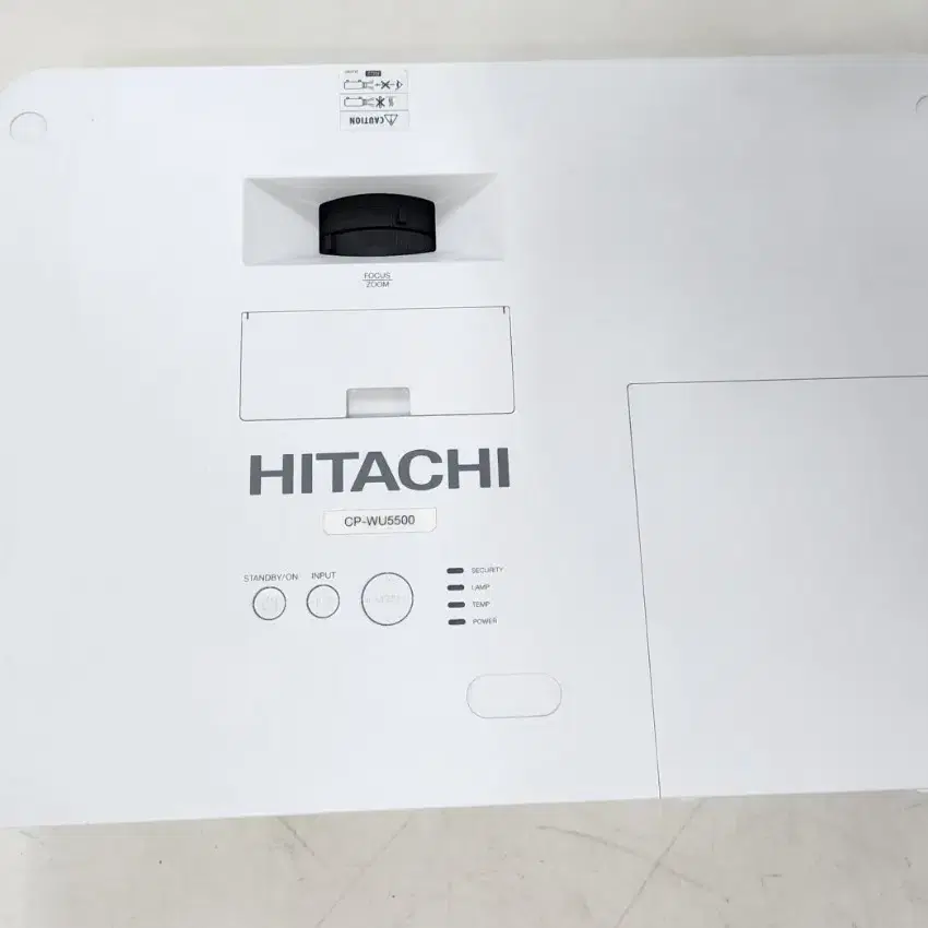 HITACHI. WU5500. 중고빔프로젝터