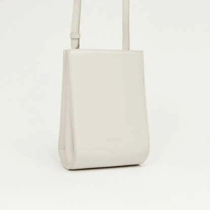 아초이 Folded Bag off white (1회착용)