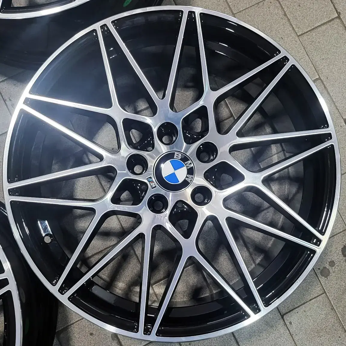 19인치 BMW M4컴페티션 666M.st 블랙폴리쉬 신품휠 1대분