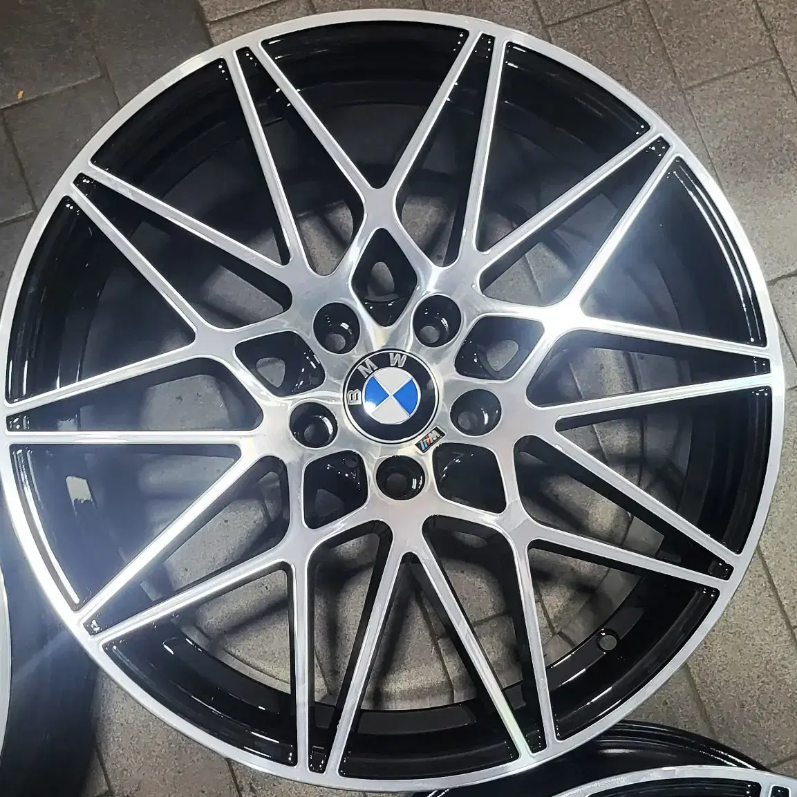 19인치 BMW M4컴페티션 666M.st 블랙폴리쉬 신품휠 1대분