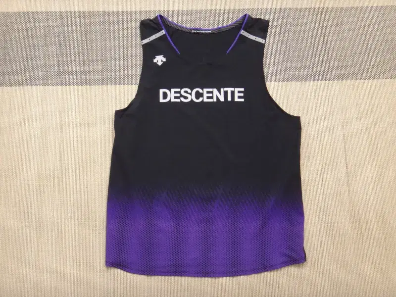 (Issue 95) Descent Marathoner Pro Runner's Lightweight Sleeveless Tee