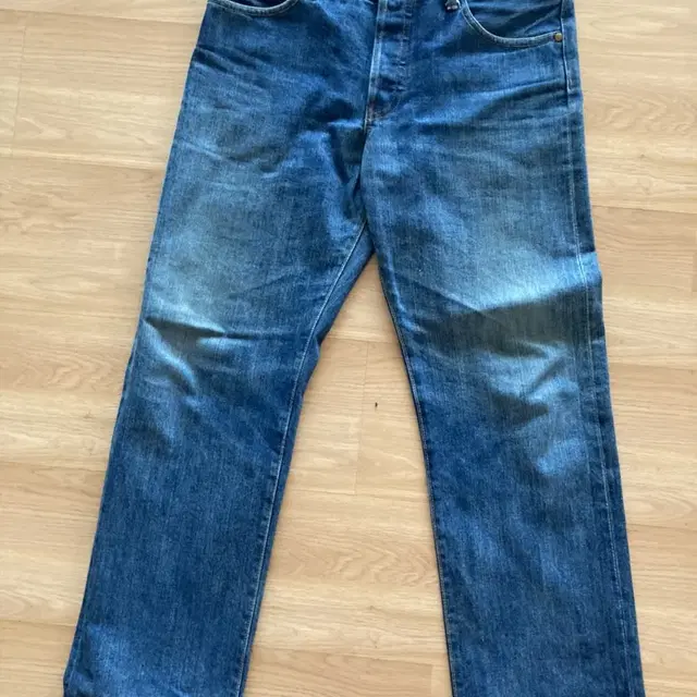 (32) 90's USA levis 501-0657 denim