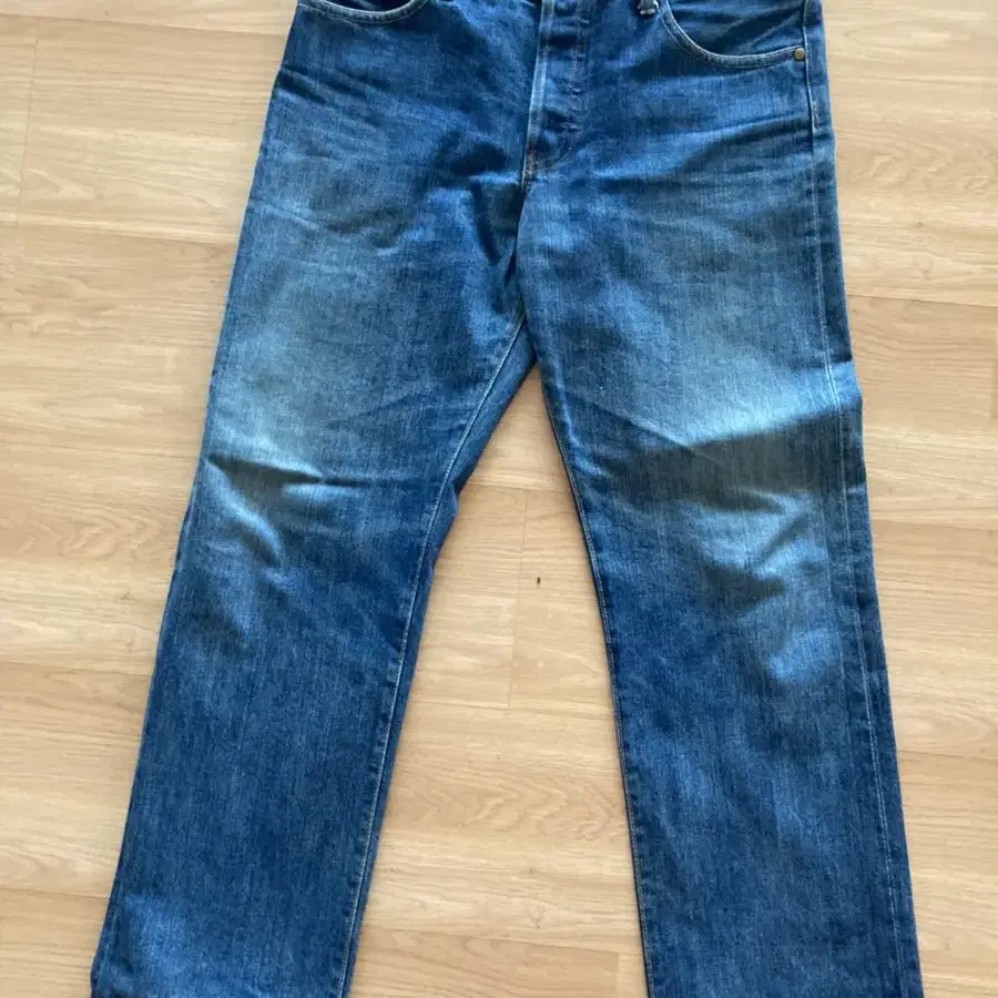 (32) 90's USA levis 501-0657 denim