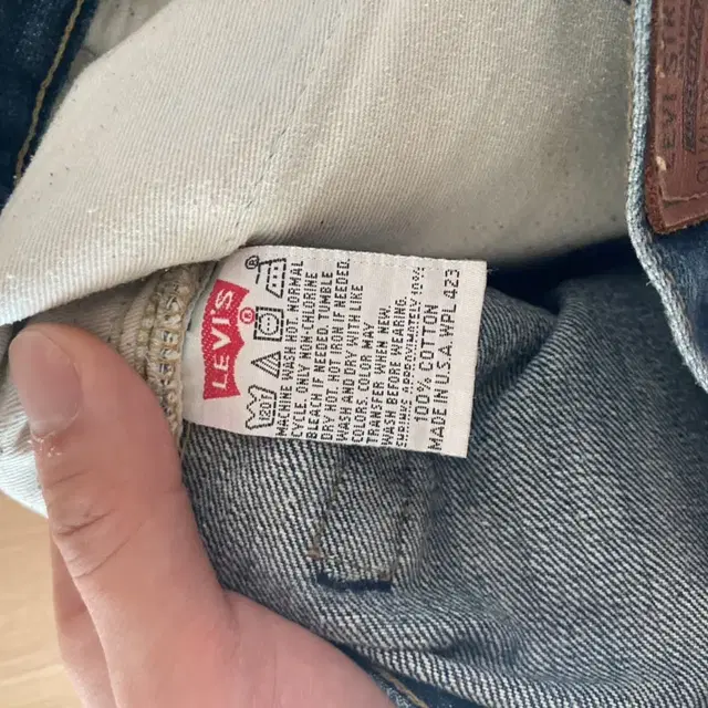 (32) 90's USA levis 501-0657 denim