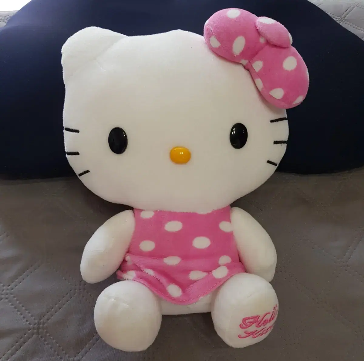 Old item Hello Kitty stuffed doll 25cm sitting height