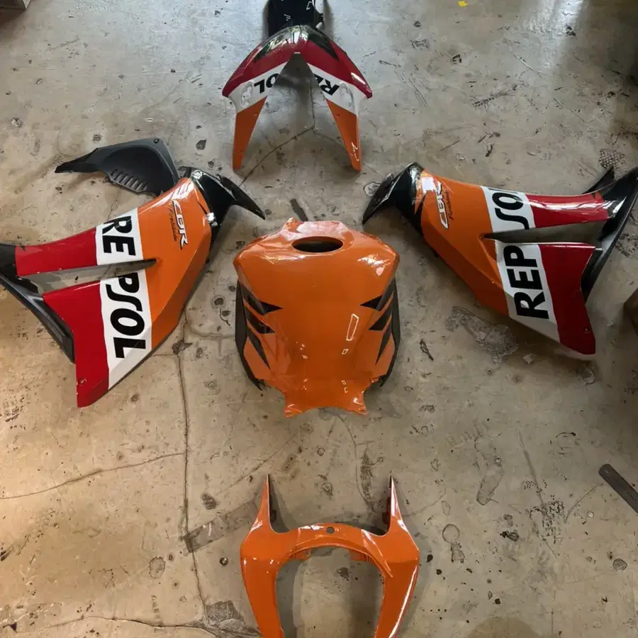 cbr1000rr 12~16년식 호환 사제카울 한벌 판매합니다 언더카울X