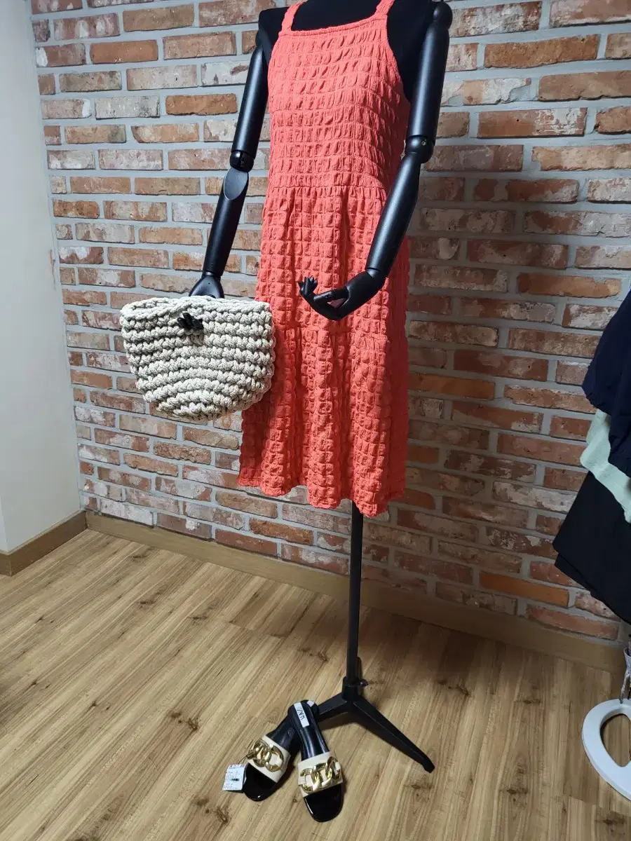 Beige knitted bag