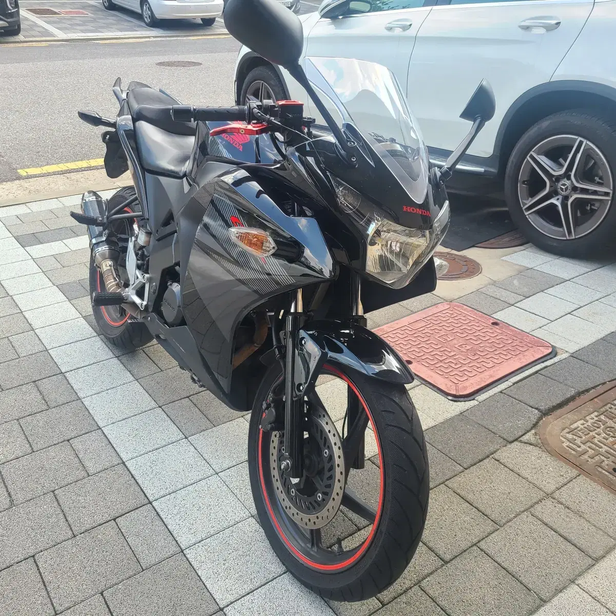 2016년식 CBR125 흑마 세미튜닝차량 급매합니다