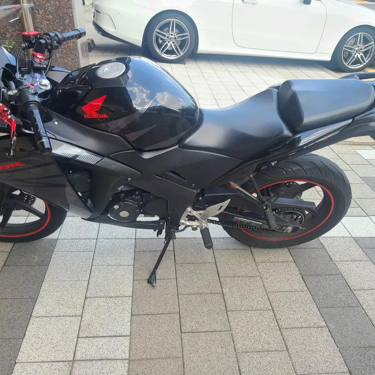 2016년식 CBR125 흑마 세미튜닝차량 급매합니다