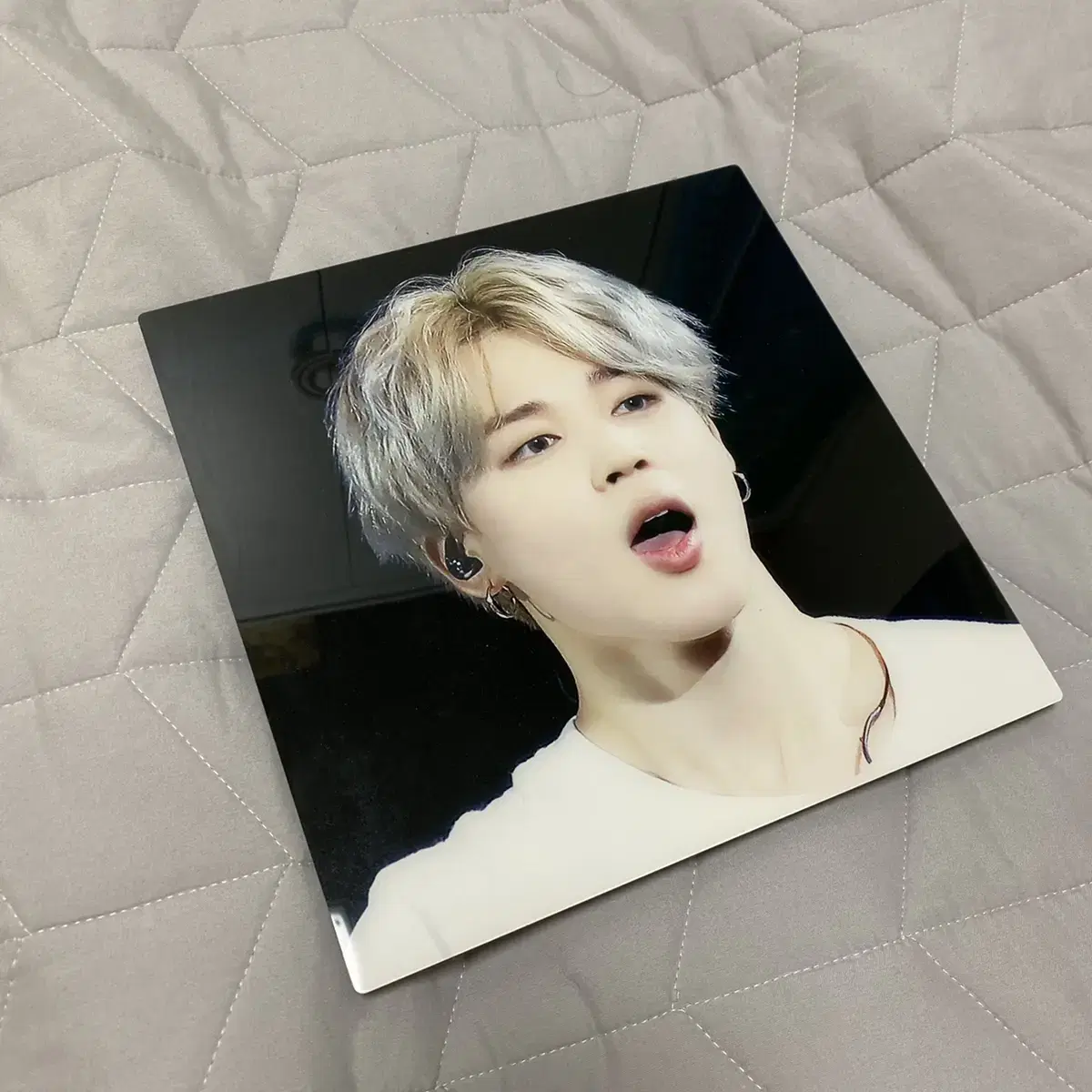 Tacto jimin Square acrylic Framed