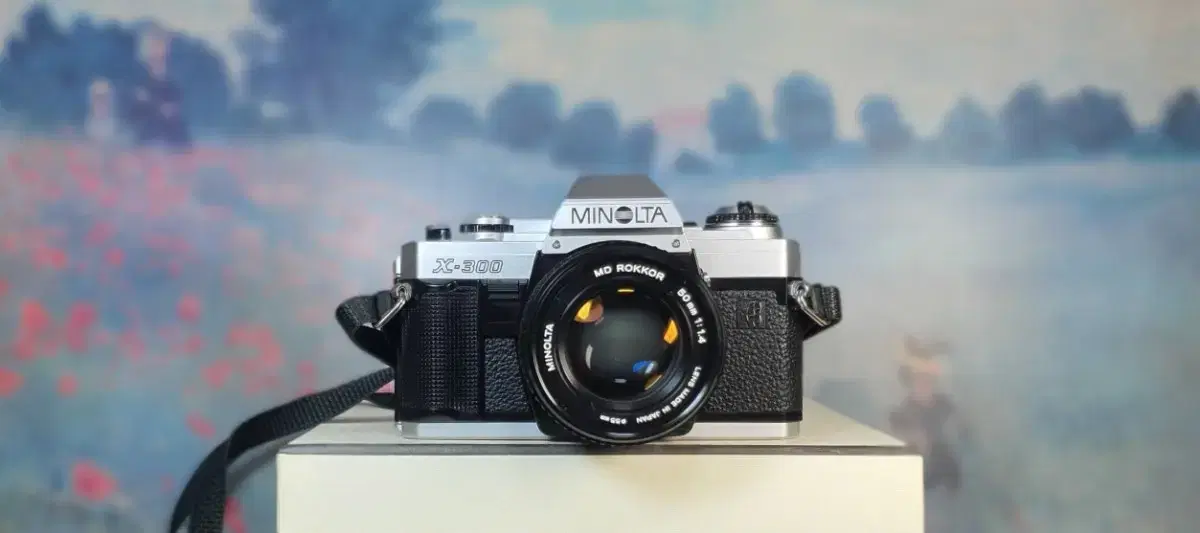 Special X-300 Minolta film camera