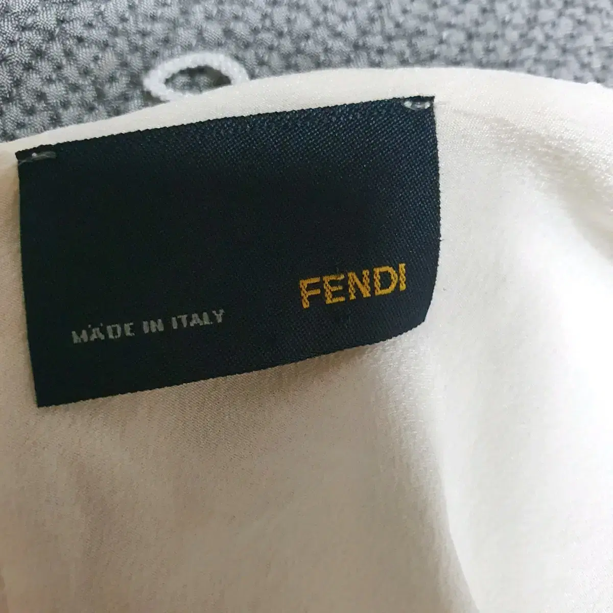 {정품} FENDI 팬디스팽글나시